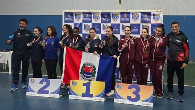 Vinhedo estreia nos Jogos Regionais com sete medalhas no karatê