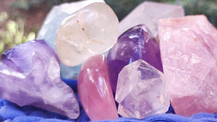 5 cristais perfeitos para quem quer mais amor, foco e autoestima