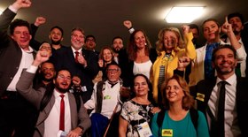 Congresso derruba veto de Bolsonaro à Lei Aldir Blanc