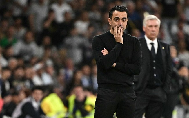 Xavi vai permanecer no comando do Barcelona até 2025