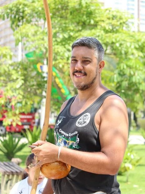 Mestre Márcio faz a história da capoeira acontecer na Baixada Santista