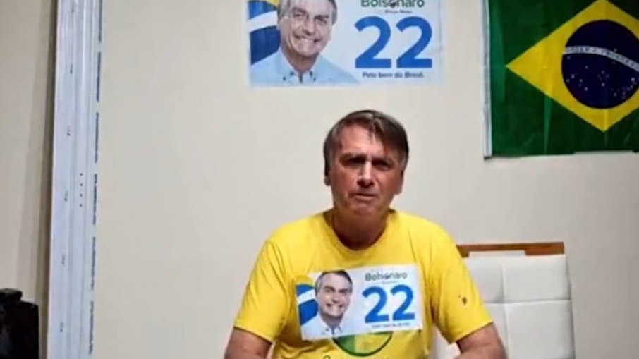 Jair Bolsonaro durante live nesta terça-feira (27)