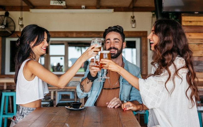 Consumo de bebidas alcoólicas em casa aumenta em mais de 40%