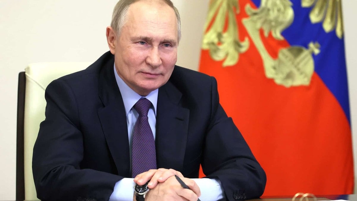 Putin promete deixar forças nucleares a postos e anuncia novo míssil