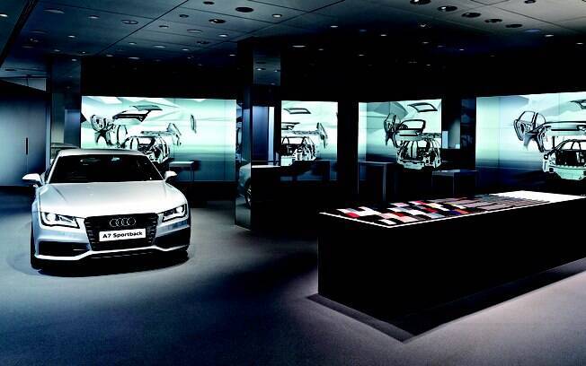 Em algumas lojas da Audi na Europa é possível ter acesso a um sistema interativo para montar o carro pelo gosto do freguês