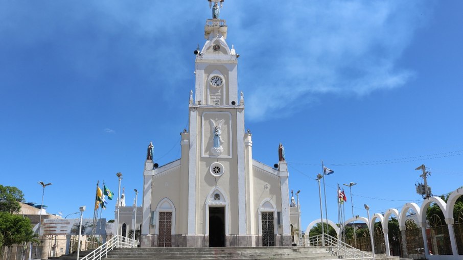 Basílica Menor de Nossa Senhora das Dores, em Juazeiro do Norte (CE) Basílica Menor de Nossa Senhora das Dores, em Juazeiro do Norte (CE)