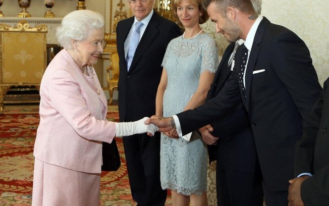 David Beckham encara fila de doze horas para se despedir da Rainha Elizabeth II