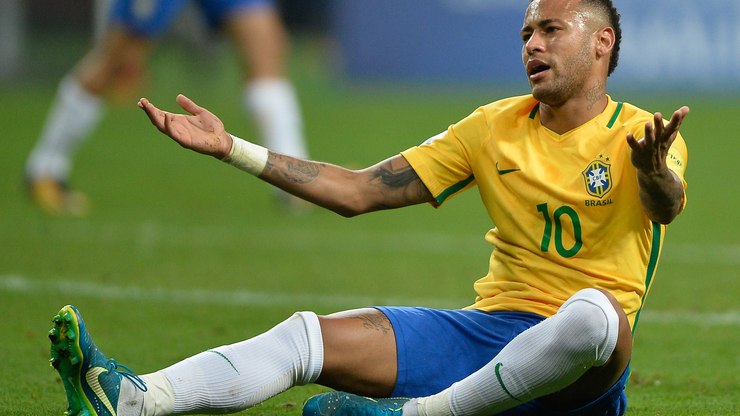 Barreira do idioma ou estratégia? Ancelotti despista sobre Neymar