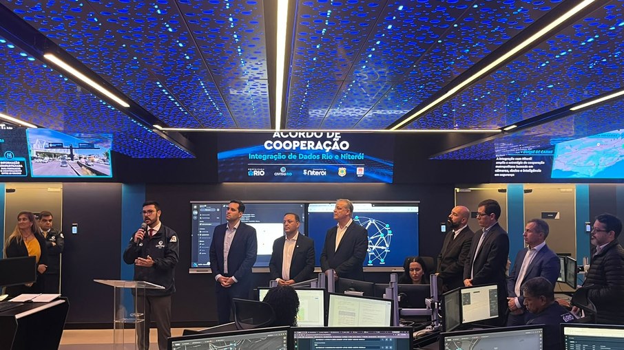  Davi Carreiro, presidente da CIVITAS durante a apresentação