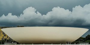 Parte do teto de túnel da Câmara desabou nesta quarta-feira