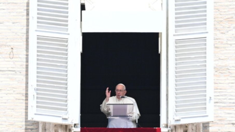 Papa faz novo apelo contra guerra ao evocar Holocausto nazista