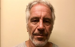 Aliada de Epstein é ouvida pelo Departamento de Justiça dos EUA