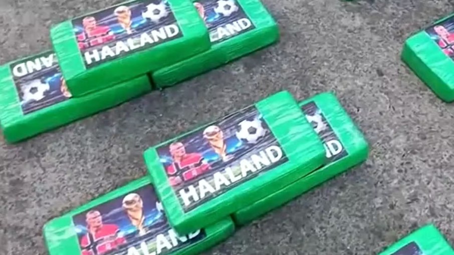 Pacotes de drogas com o rosto de Haaland são apreendidas no Equador Pacotes de drogas com o rosto de Haaland são apreendidas no Equador
