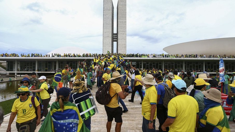 Terroristas que invadiram a Praça dos Três Poderes no dia 8 de janeiro