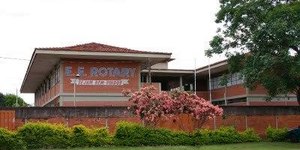 Aluno esfaqueia cinco crianças com canivete em escola de MG
