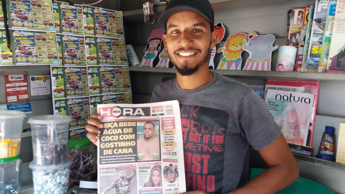 Meia Hora é um dos principais destaques de bancas espalhadas pelo Rio de Janeiro Meia Hora é um dos principais destaques de bancas espalhadas pelo Rio de Janeiro