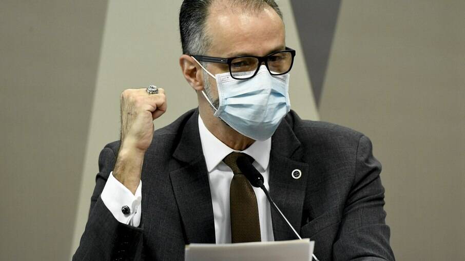Covid-19: Barra Torres volta a criticar posicionamento de Bolsonaro