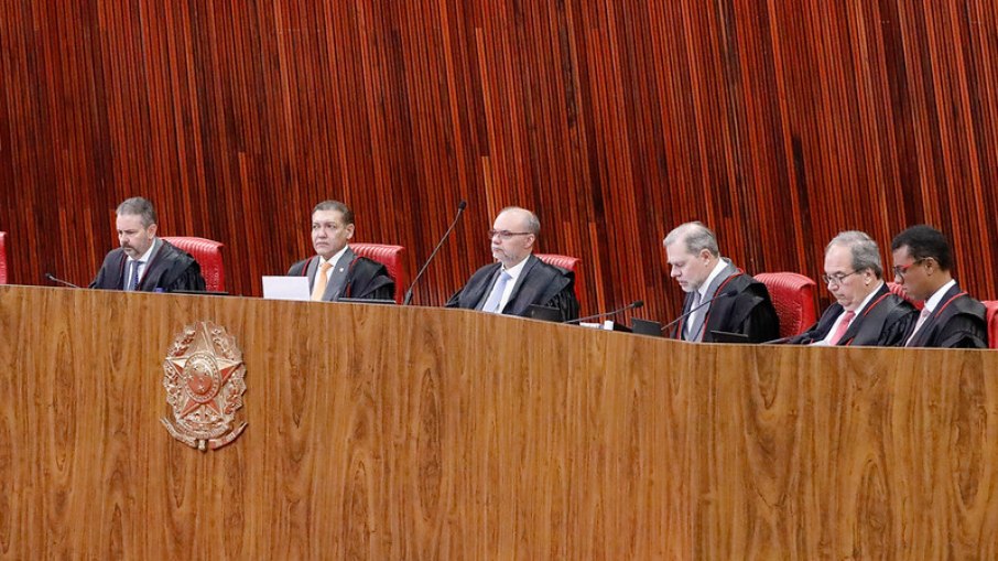 Corte do TSE em sessão plenária Corte do TSE em sessão plenária