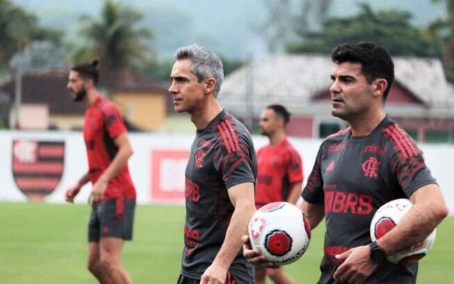 Com a saída de meia-atacante, veja as opções para Paulo Sousa no sistema ofensivo do Flamengo