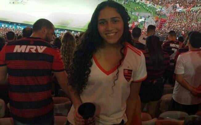 Amiga faz apelo para que Flamengo homenageie vítima de tragédia em Petrópolis: 'Vai significar muito pro pai dela'