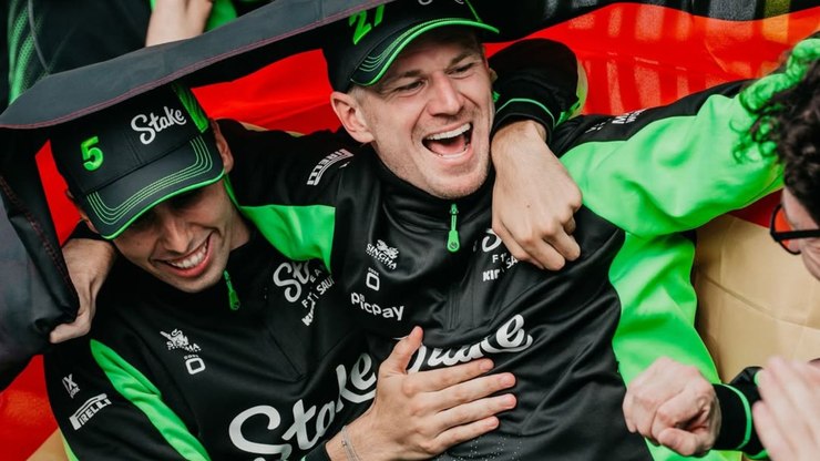 Atitude%20de%20Bortoleto%20refor%C3%A7a%20parceria%20com%20Nico%20na%20Sauber