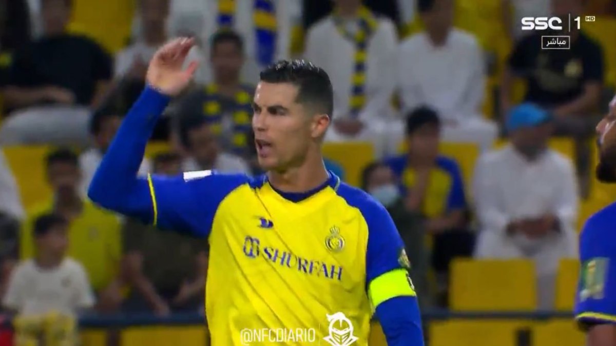 Cristiano Ronaldo se irrita em partida do Al Nassr