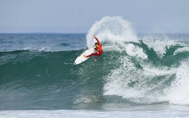 Filipe Toledo vence John John, vai à semifinal em Bells Beach e assume a liderança do ranking da WSL