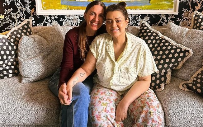 Flora Gil se declara à Preta Gil durante visita nos EUA Flora Gil se declara à Preta Gil durante visita nos EUA