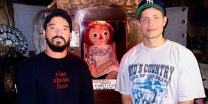 Comediantes compram casa dos Warren com boneca Annabelle