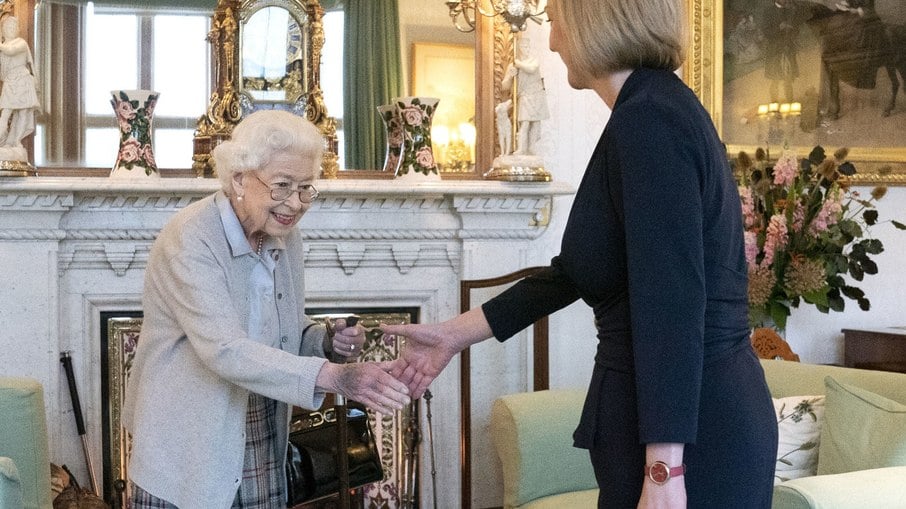 Rainha Elizabeth II recebeu a primeira ministra Liz Truss no Castelo Balmoral