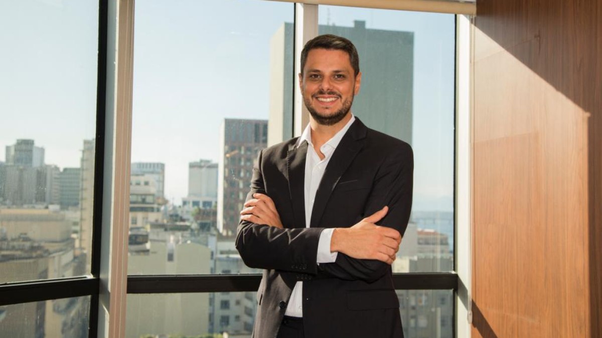 Luiz Clemente é formado em economia, assessor de investimento e líder da Miura Investimentos do Rio de Janeiro, Luiz Clemente é formado em economia, assessor de investimento e líder da Miura Investimentos do Rio de Janeiro,