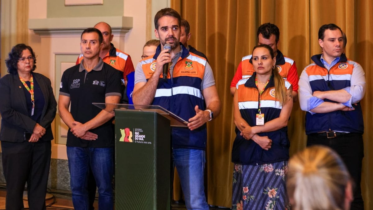 Governador Eduardo Leite em coletiva sobre o Rio Grande do Sul