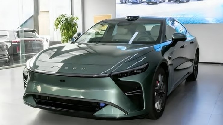 Chery revela Exeed Exlantix ES com autonomia de até 860 km