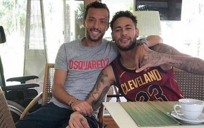 Nenê e Neymar são amigos e o atacante do PSG não perdoou
