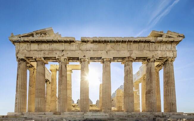 Os passageiros desembarcam em Piraeus, na Grécia, mas podem curtir as atrações turísticas de Atenas, que fica perto
