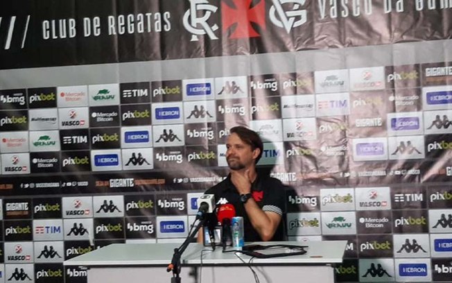 Maurício Souza avalia críticas no Vasco: 'Prefiro que os gritos venham para mim, e liberem os jogadores'