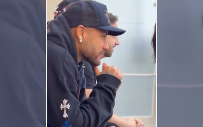 Neymar se emociona durante apresentação de balé de Mavie