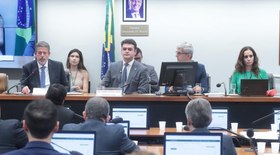 PDT no Senado contraria o partido na Câmara e segue com Lula