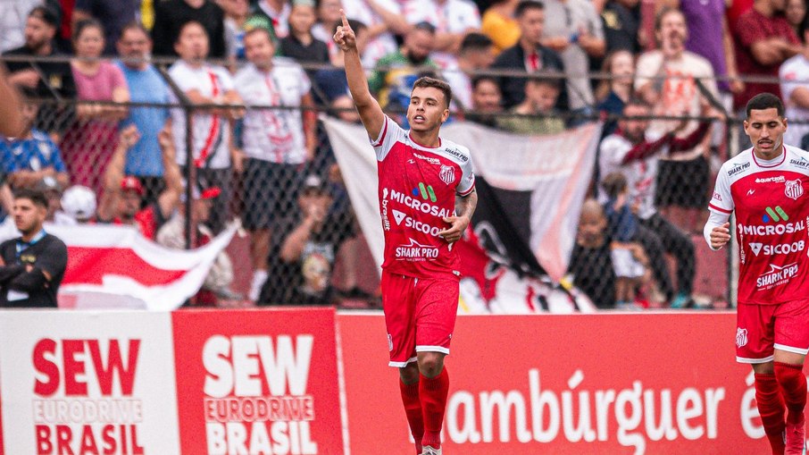 Vinicius Popó foi artilheiro e eleito craque da Série A2 do Paulista do ano passado Vinicius Popó foi artilheiro e eleito craque da Série A2 do Paulista do ano passado