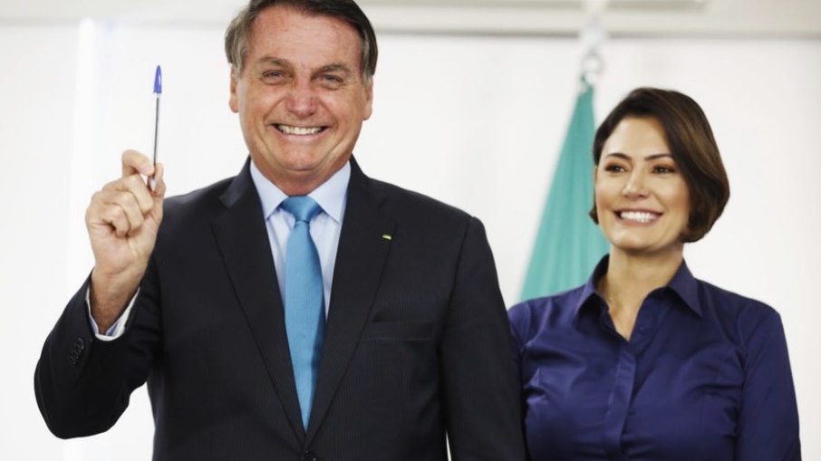 Michelle Bolsonaro foi internada; ex-primeira dama sentiu crises fortes de enxaqueca