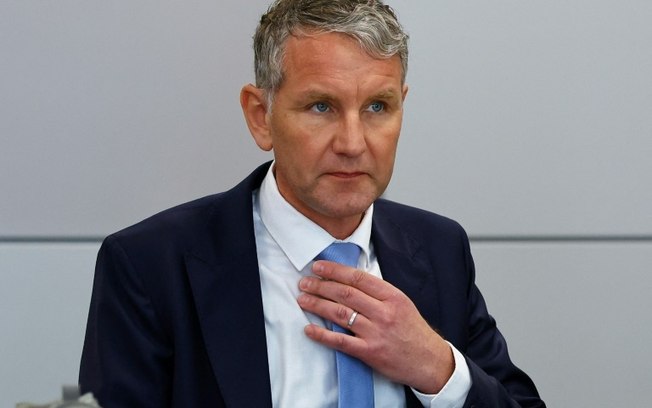 Björn Höcke, do partido de extrema direita AfD, no tribunal regional de Halle, em 18 de abril de 2024, no leste da Alemanha
