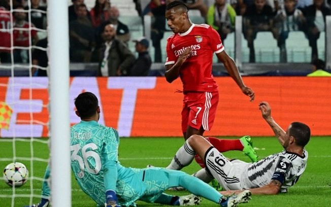 Eleito melhor do jogo, David Neres exalta vitória do Benfica sobre a Juventus