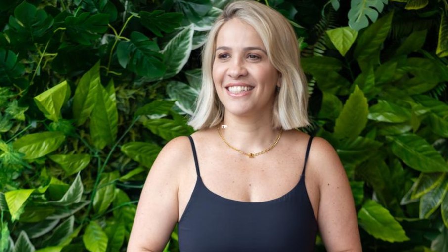 Thatiana Luiz, CEO da Relax 360°, comenta pesquisas que apontam benefícios da técnica na dor e no bem-estar de pacientes