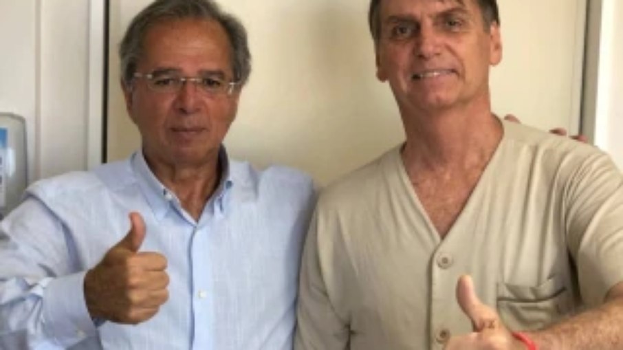 Bolsonaro e Guedes em hospital em 2018
