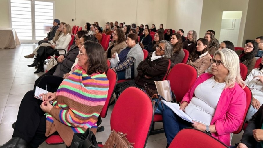 Evento reuniu profissionais da rede socioassistencial de cidades da região Evento reuniu profissionais da rede socioassistencial de cidades da região
