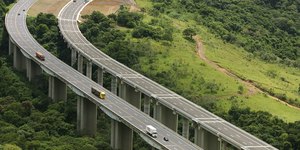 Vai viajar no feriado? Confira o trânsito nas estradas paulistas