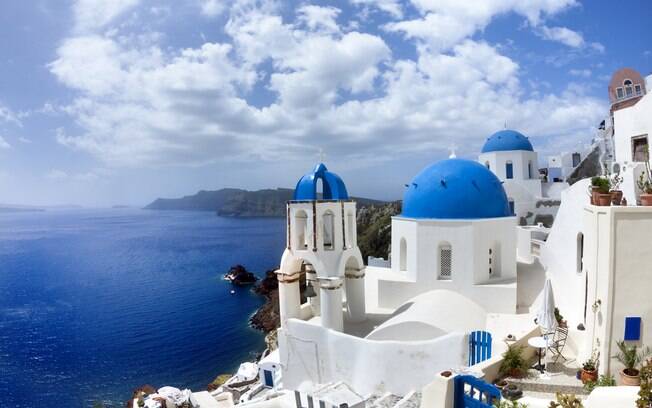 Aproveite o clima de romance e o por do sol da Grécia com seu amor