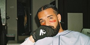 Drake é homenageado com estátua de cera em Nova York