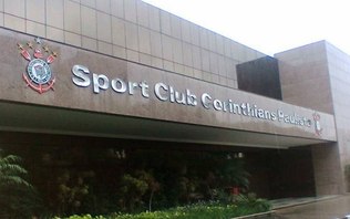 Corinthians emite nota após polícia ligar dirigentes a criminosos