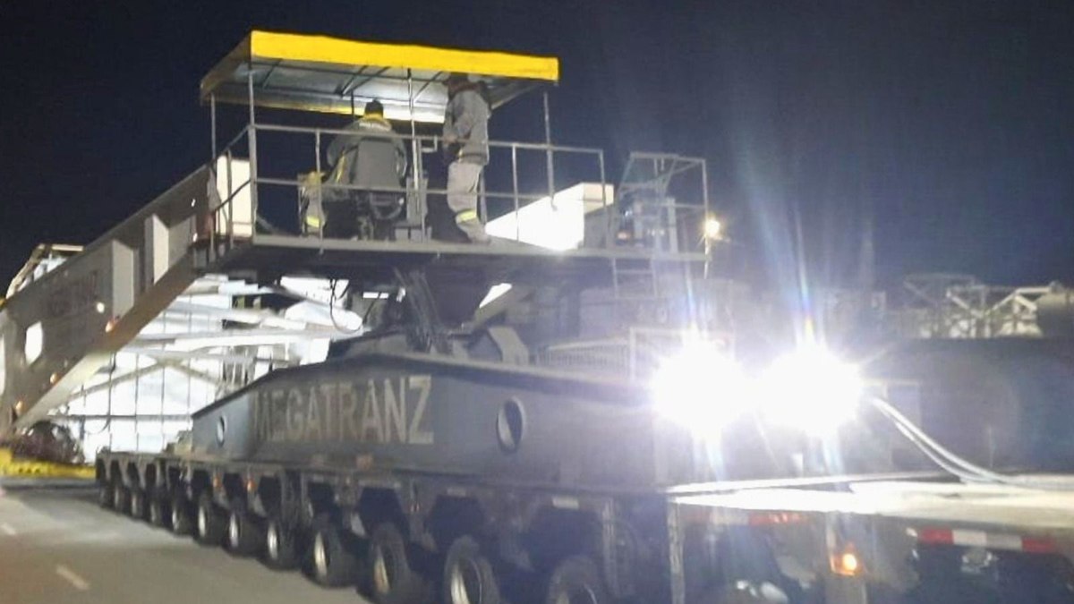 Um transformador de 594 toneladas vai passar pela BR-040 nos próximos dias, entre Minas Gerais e o Rio de Janeiro Um transformador de 594 toneladas vai passar pela BR-040 nos próximos dias, entre Minas Gerais e o Rio de Janeiro